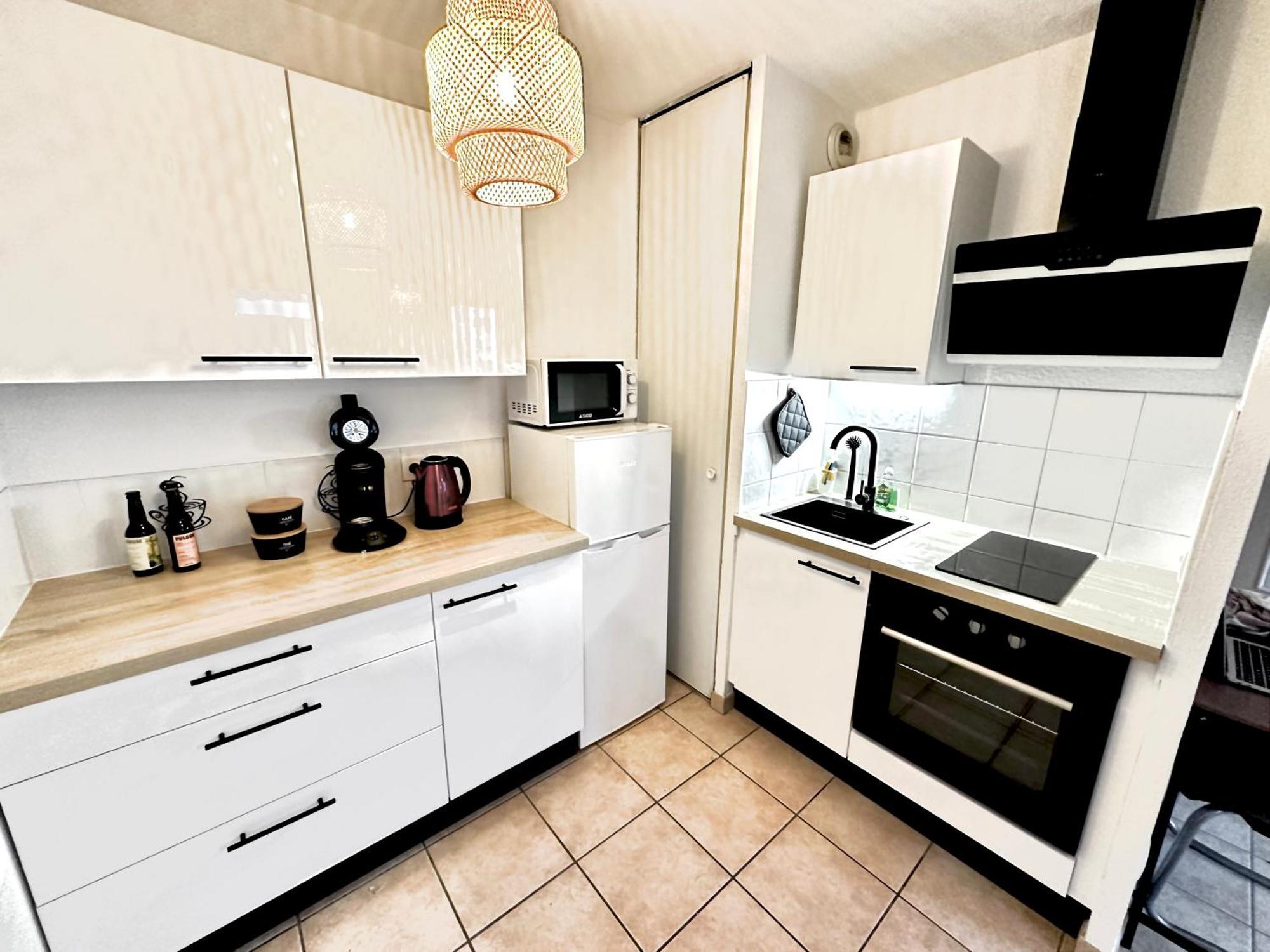 שאמברי Superbe Appartement - Parking Gratuit - 4 Personnes מראה חיצוני תמונה