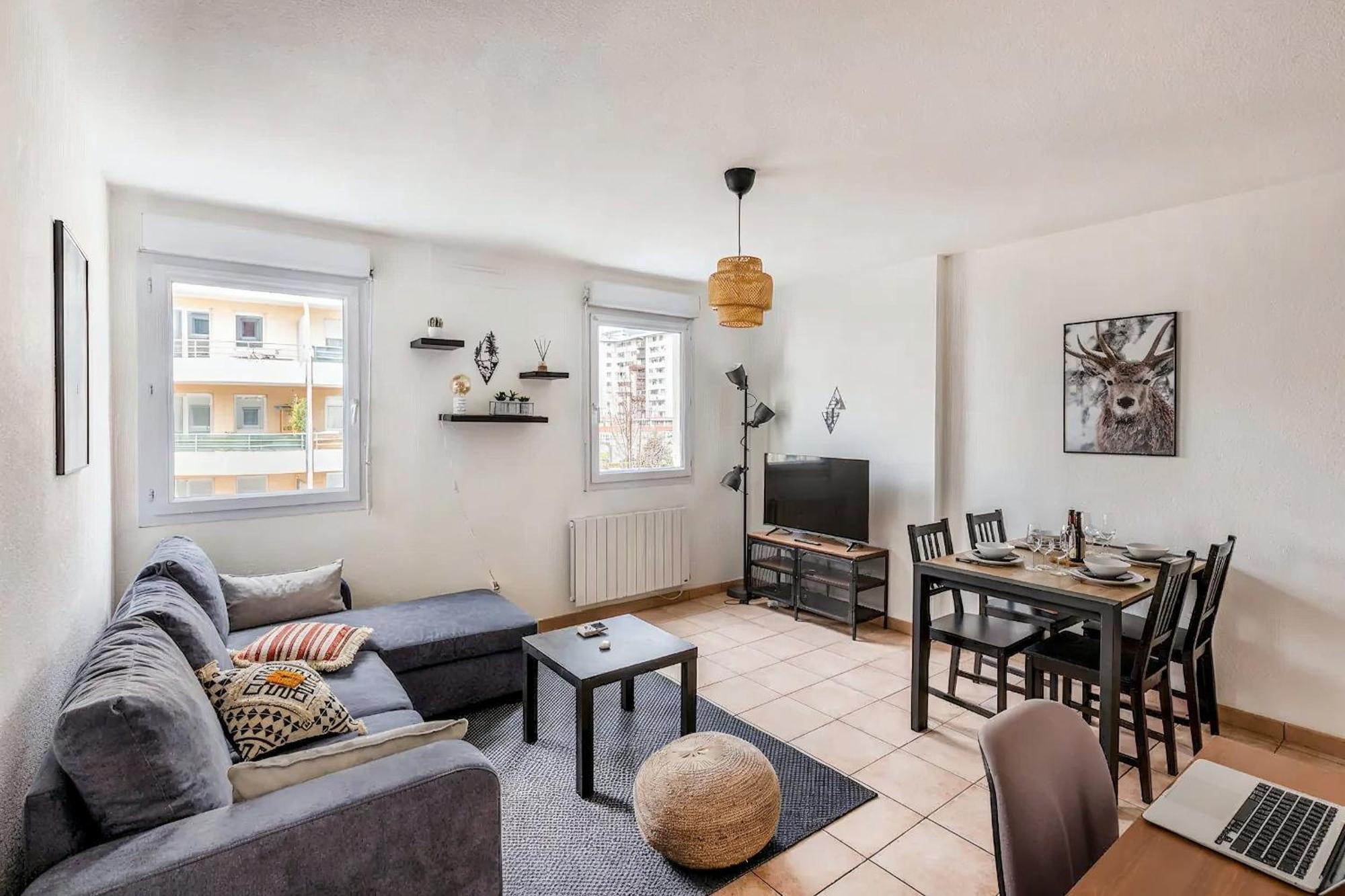 שאמברי Superbe Appartement - Parking Gratuit - 4 Personnes מראה חיצוני תמונה