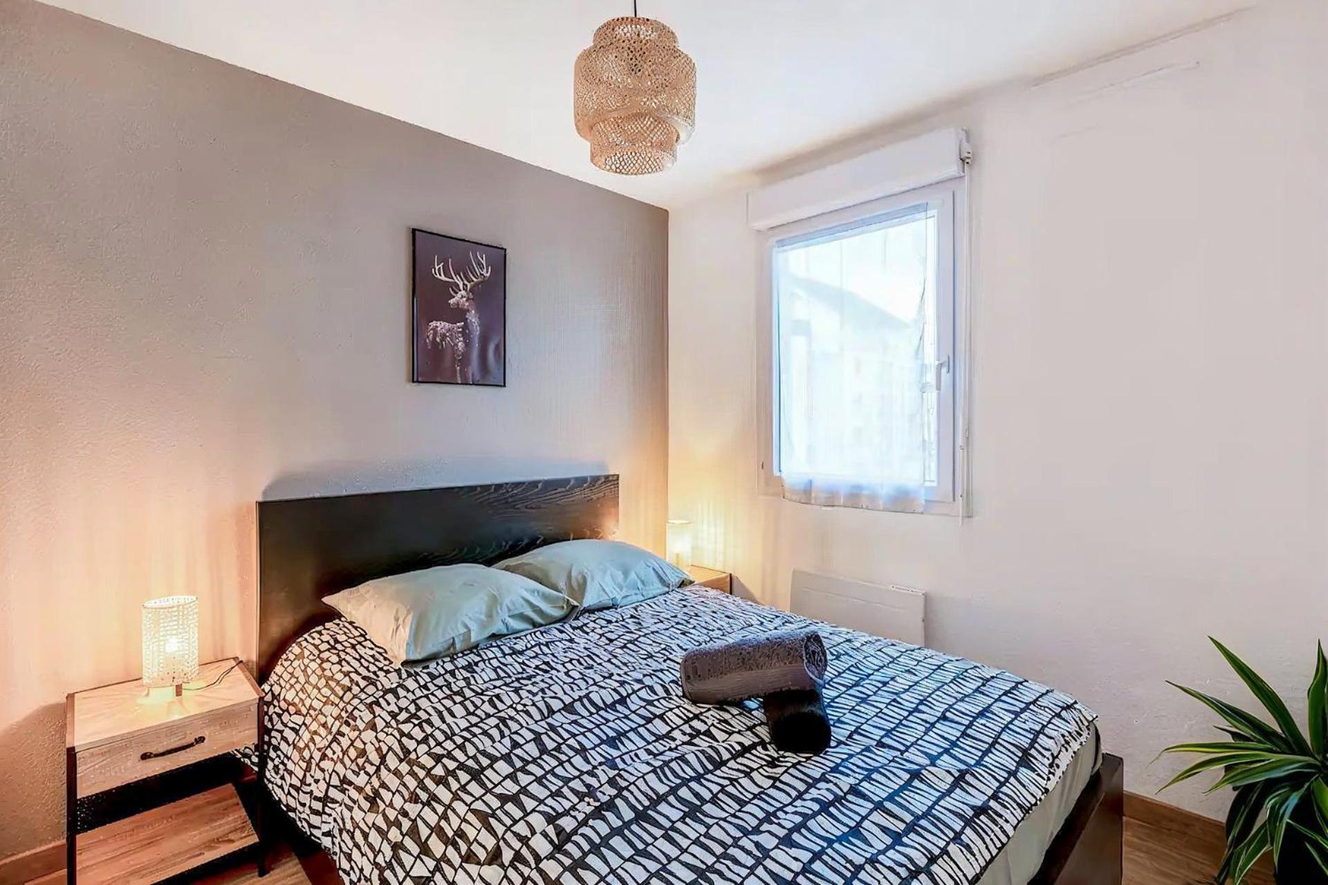 שאמברי Superbe Appartement - Parking Gratuit - 4 Personnes מראה חיצוני תמונה